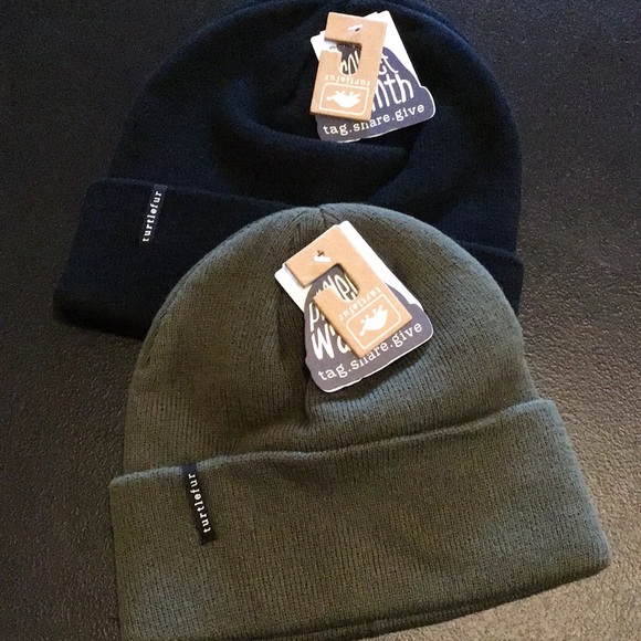 Turtle Fur Other - Turtle Fur Explorer Knit Beanies in Moss Green and Black- Set of 2 NEW WITH TAGS
